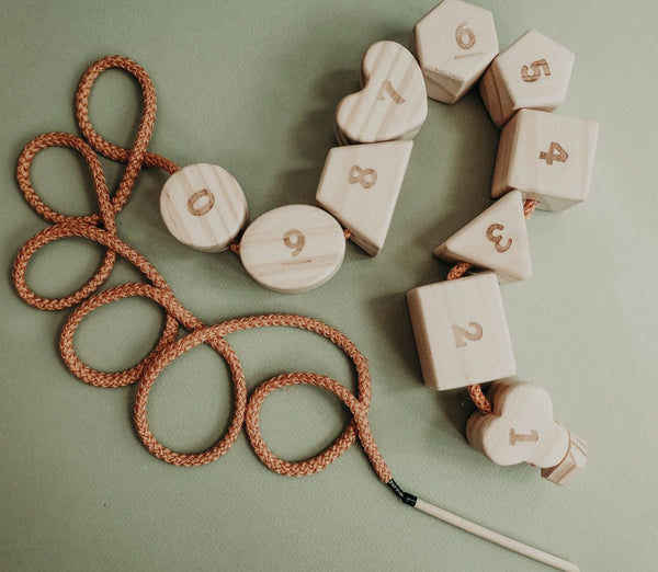 MONTESSORI | WOODEN LACING BLOCKS