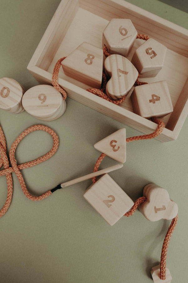 MONTESSORI | WOODEN LACING BLOCKS